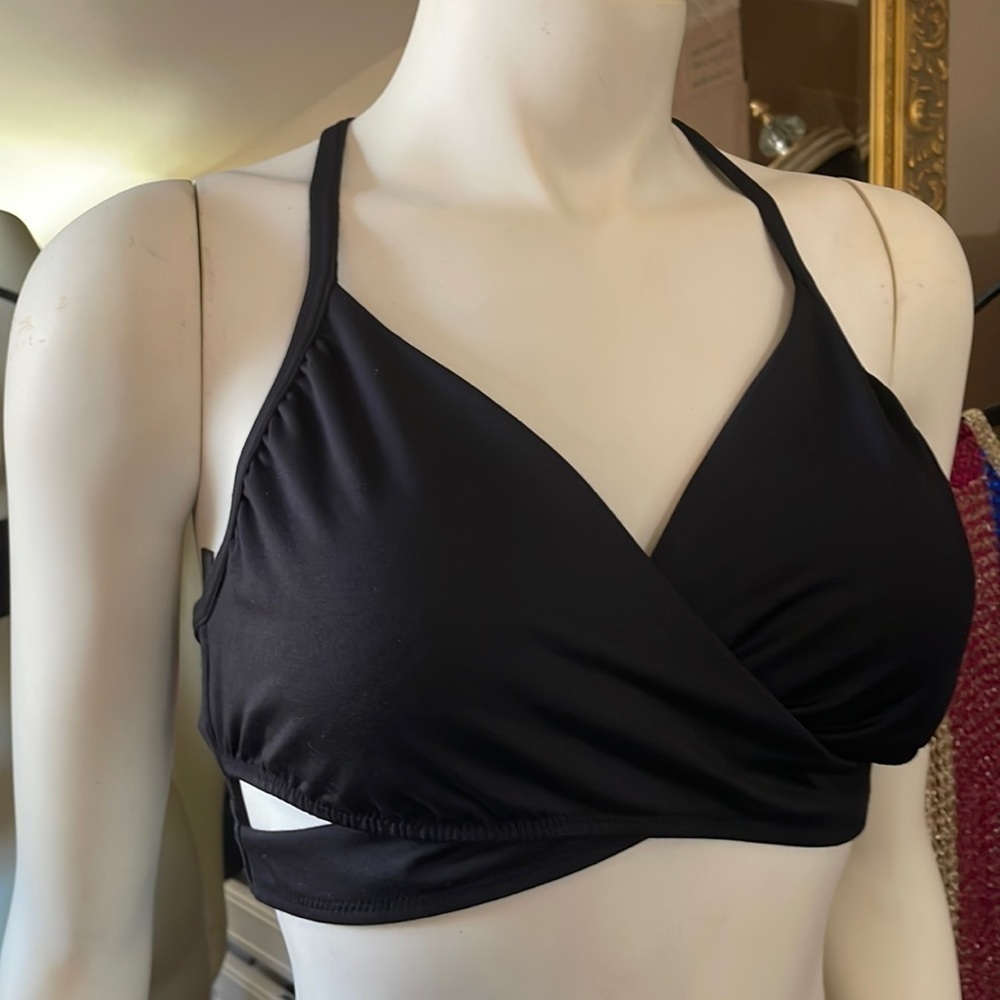 Victoria’s Secret Sport Bra Pink Ultimate Lightly Lined Removable Padding NEW